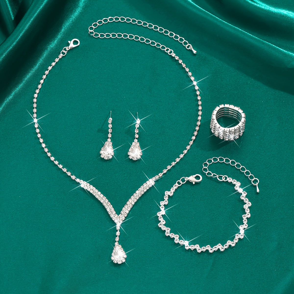 Conjunto de Joias Elegante com Brincos Pendentes, Colar, Pulseira e Anel - Prateado com Strass, Ideal para Festas