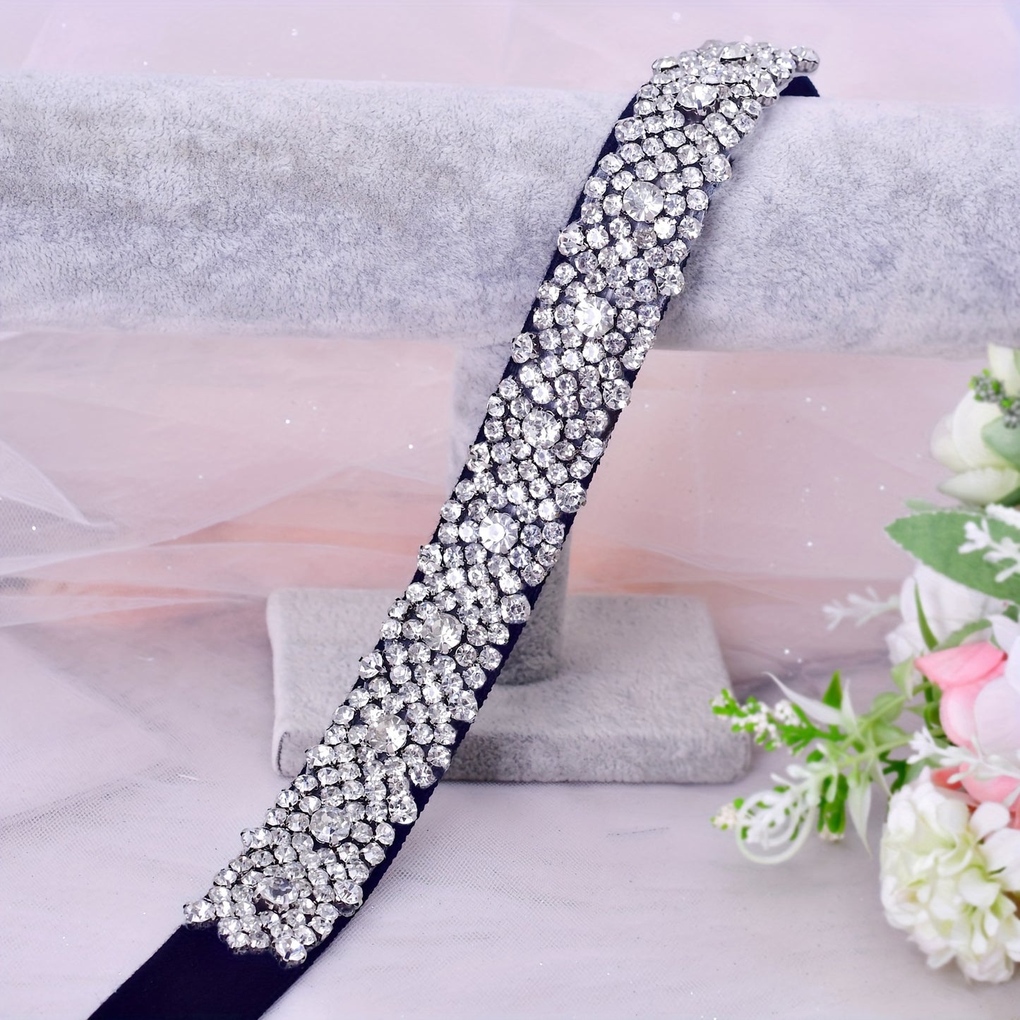 Women's Elegant Rhinestone Studded Elastic Belt for Dresses - Versatile Stretch Waistband for Daily, Beach, Night Out, Weekend, Festive, Party, and Commuter Styles